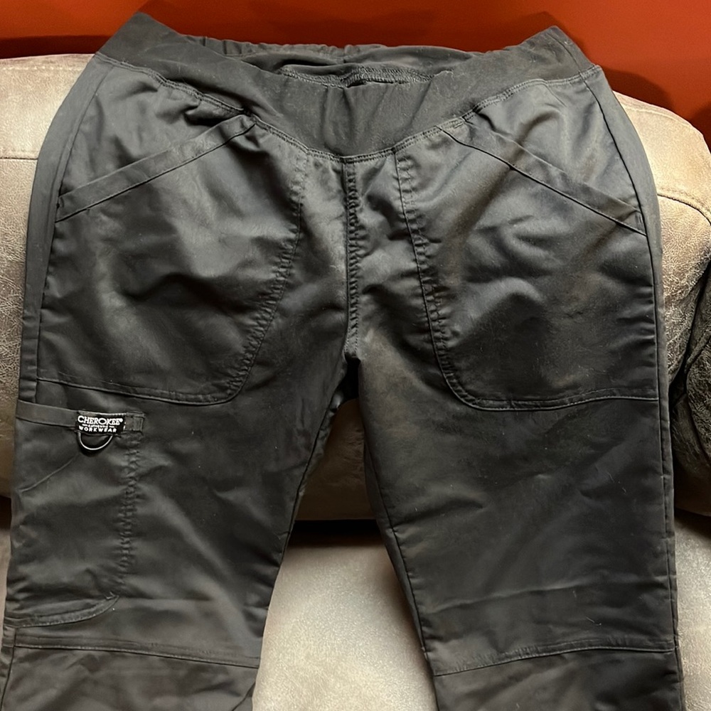 NWOT Women’s Black Cherokee Workwear Scrub Pants!